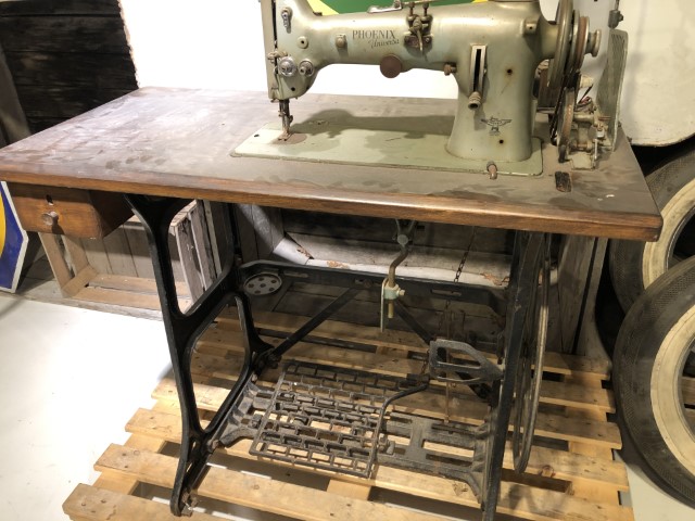 Sewing machine Phoenix Universa