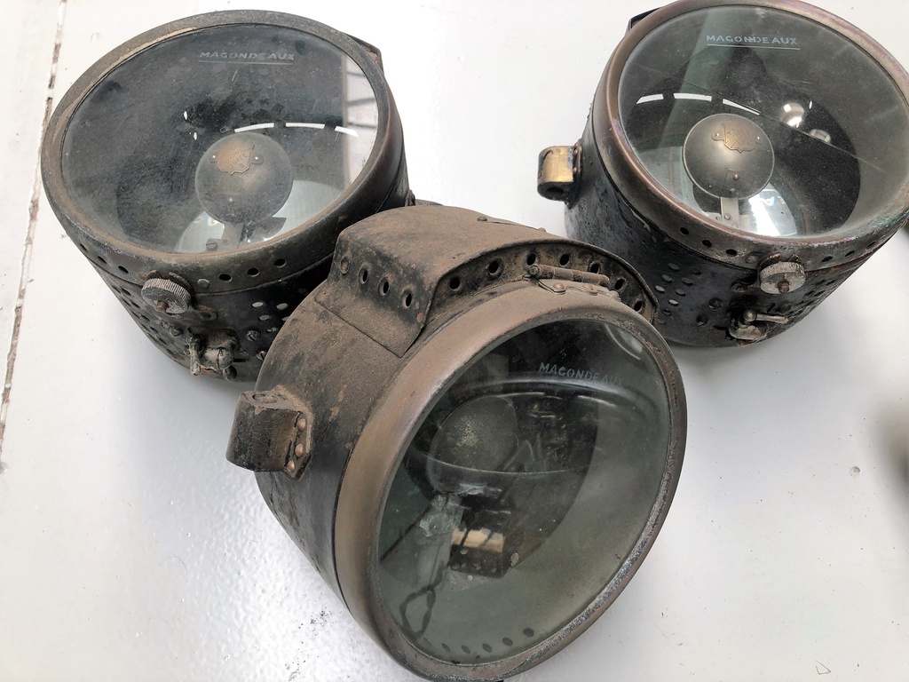 Magondeaux headlights acetylene 3 pcs